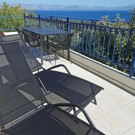 Peacefull Sea View Maisonette Petrití
